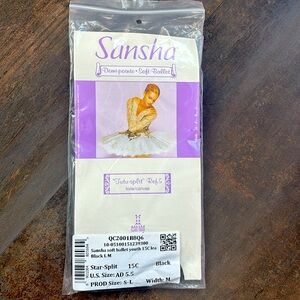 Sansha split-sole ballet slipper, black.  Unisex childs ballet slipper